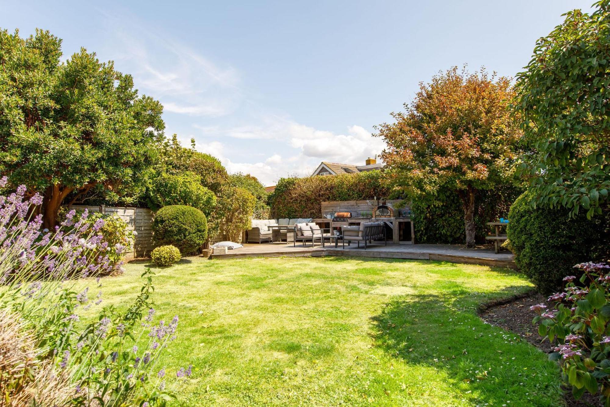 Family Seaside Retreat - 5 Minutes To Beach West Wittering Extérieur photo